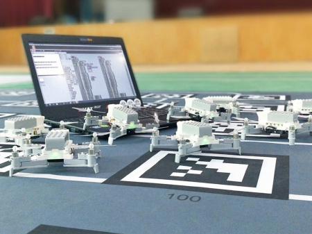 Набор учебных квадрокоптеров «Пиксель-Вжик — шоу дронов» (10 шт.)