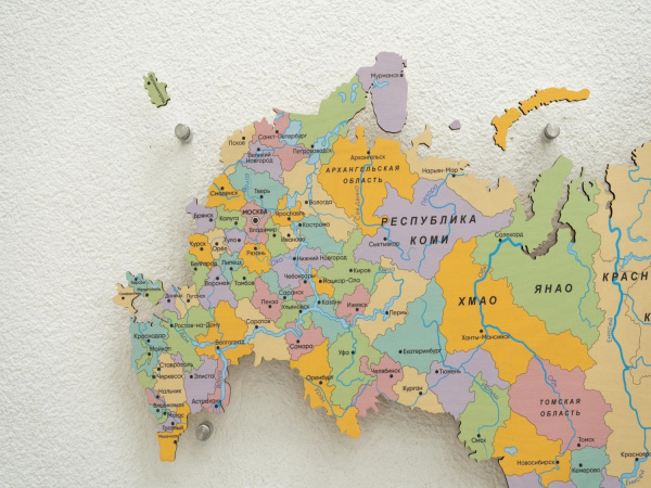 Административная карта России из дерева на стену "Родина моя" 900×511×30мм.