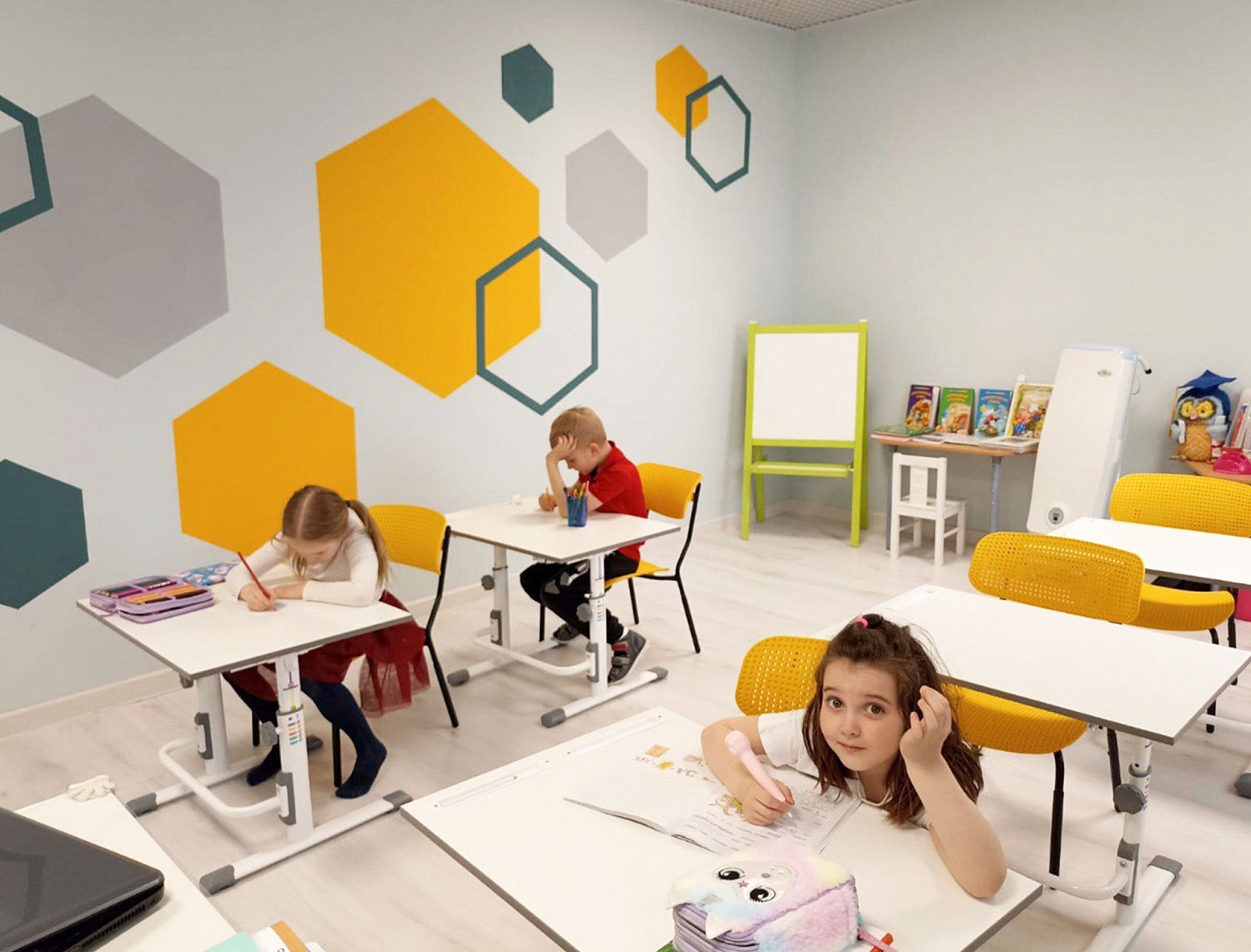 Мебель для образования: как современные тренды в дизайне создают комфортную среду для учебы