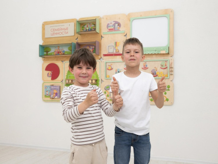 Дидактическая настенная панель «Семейные ценности »